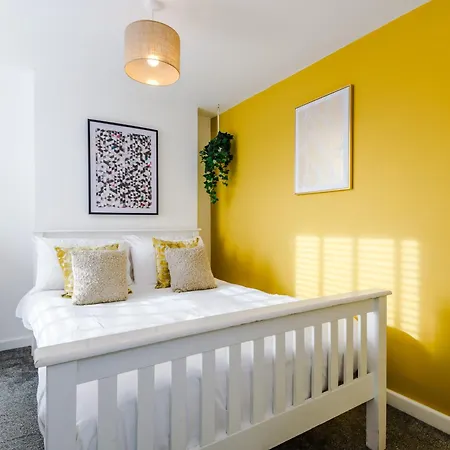 Large 7 Bedroom Town House In Chester City Centre Exterior photo