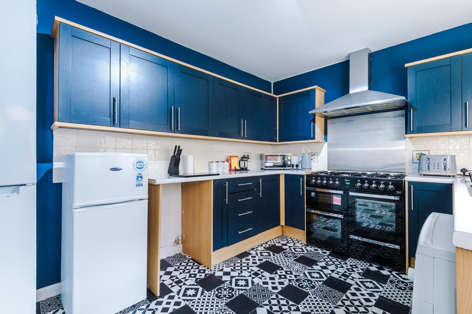 Large 7 Bedroom Town House In Centre Chester
