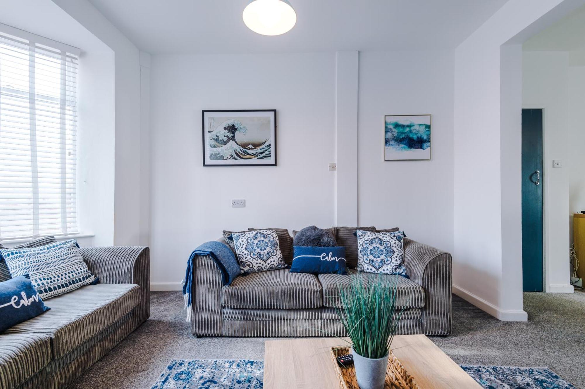 Large 7 Bedroom Town House In Centre Holiday home