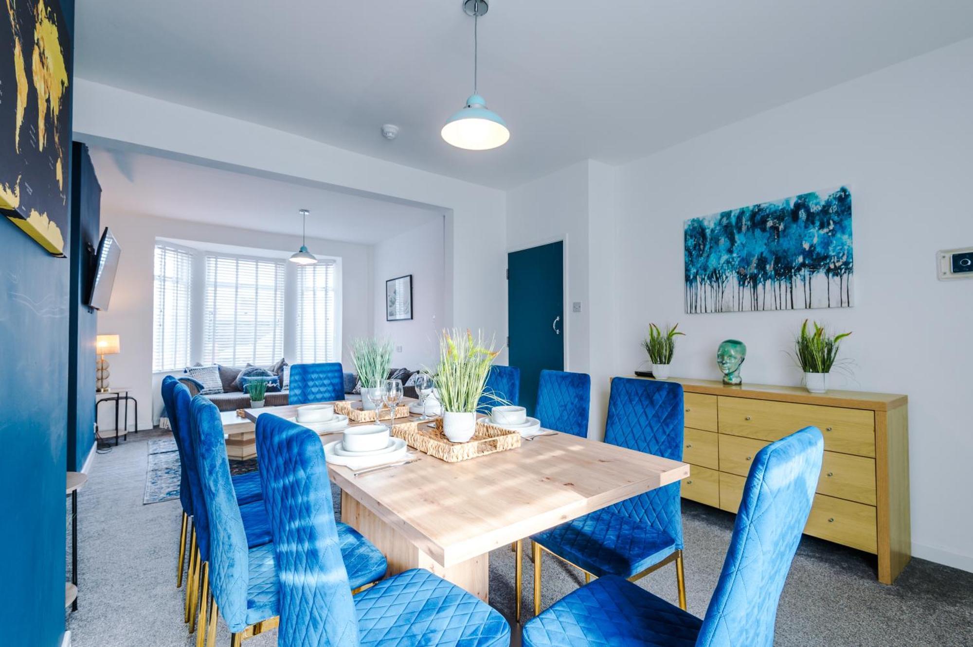 Large 7 Bedroom Town House In Centre Holiday home