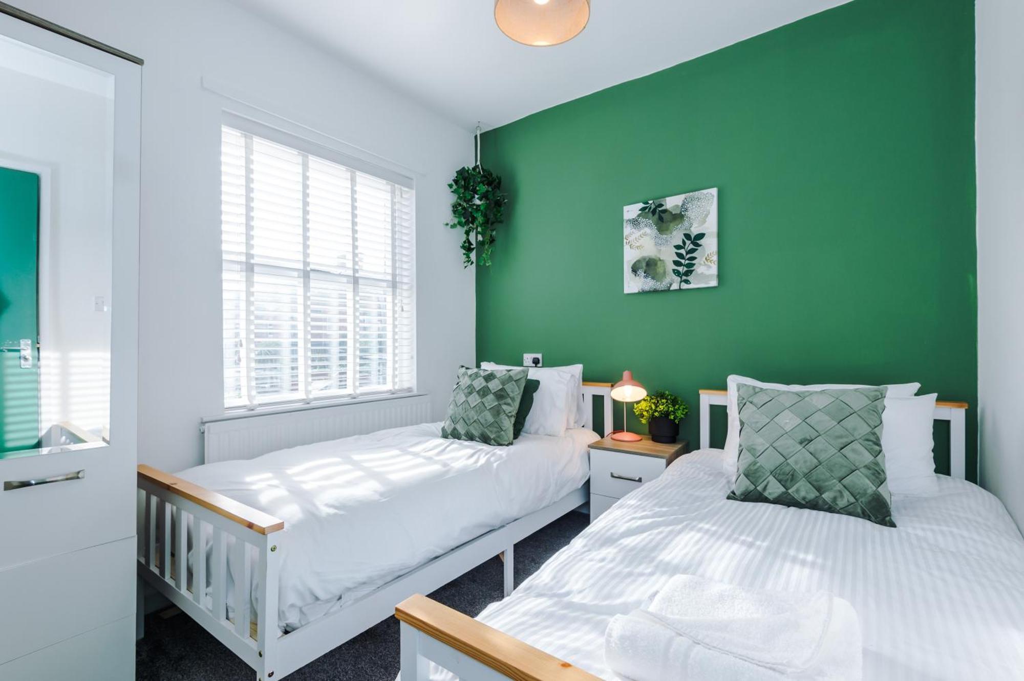 Holiday home Large 7 Bedroom Town House In Centre